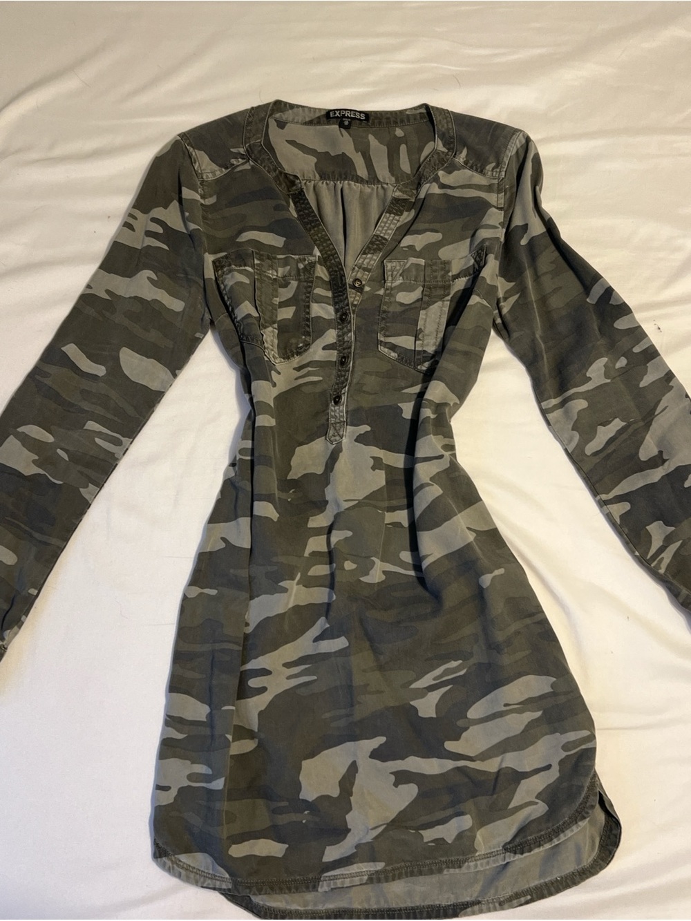 Express Camo Long-Sleeve Shirt Dress in Olive & Gray